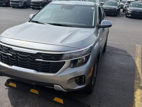 Used 2025 Kia Seltos LX AWD/4WD image 1