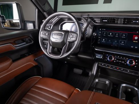 Used 2026 GMC Sierra 2500 Denali Ultimate AWD/4WD image 7