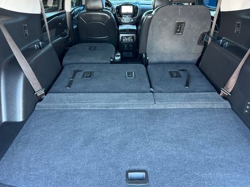 Used 2021 Chevrolet Traverse Premier image 18