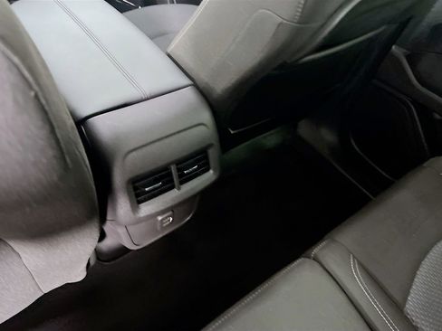 Used 2024 GMC Terrain SLE w/ Driver Convenience Package image 25