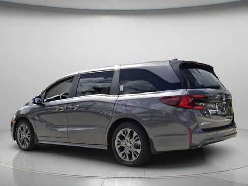 Used 2026 Honda Odyssey Touring image 8