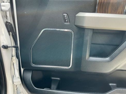 Used 2019 Ford F150 Lariat w/ Equipment Group 502A Luxury image 21