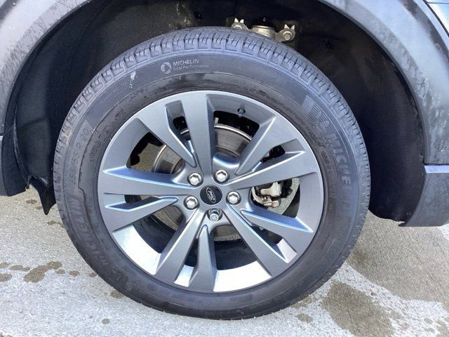 Used 2024 Ford Explorer XLT w/ Equipment Group 202A AWD/4WD image 8