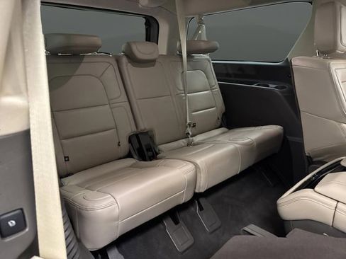 Used 2024 Lincoln Navigator L Reserve image 37