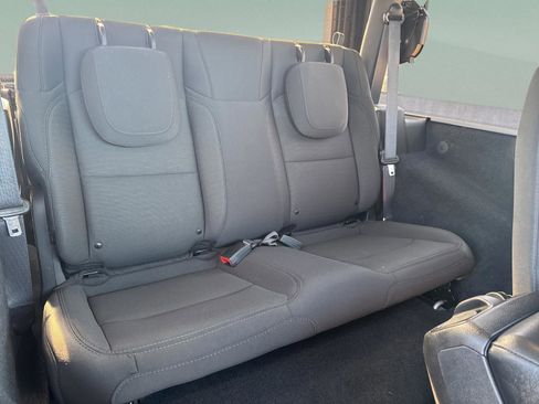 Used 2020 Jeep Wrangler Sport S image 28