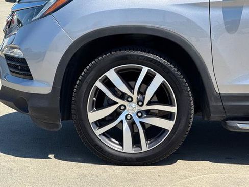Used 2017 Honda Pilot Touring image 29