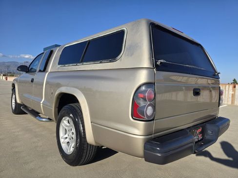 Used 2004 Dodge Dakota SXT w/ Tire & Handling Group RWD image 10