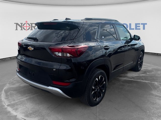 Used 2023 Chevrolet TrailBlazer LT w/ Convenience Package FWD image 3
