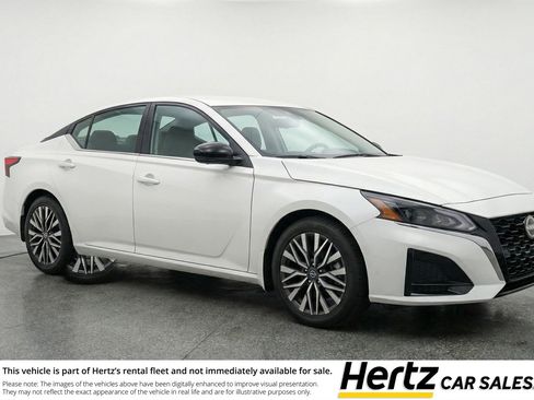 Used 2025 Nissan Altima 2.5 SV FWD image 1