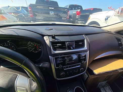 Used 2017 Nissan Altima 2.5 SR w/ Midnight Edition Package image 6