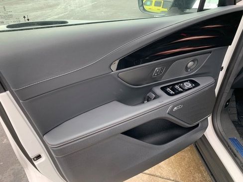 New 2026 Lincoln Nautilus Reserve image 19