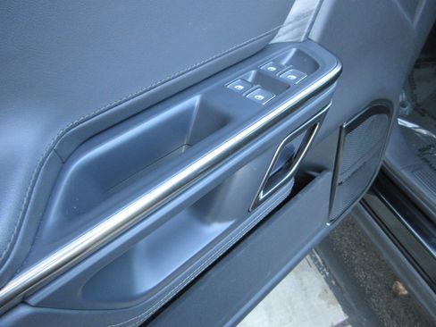 Used 2022 Rivian R1T Adventure image 31