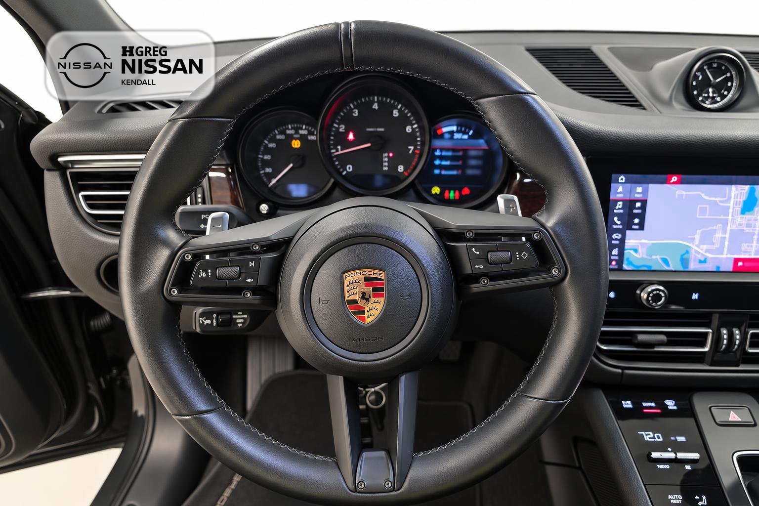 Used 2025 Porsche Macan w/ Premium Package Plus AWD/4WD image 10