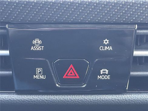 Used 2024 Volkswagen Golf R AWD/4WD image 8