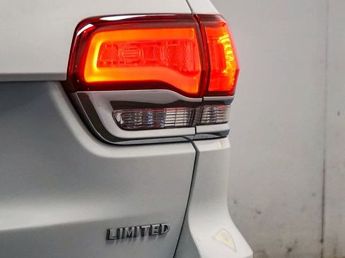 Used 2020 Jeep Grand Cherokee Limited w/ Luxury Group II image 11