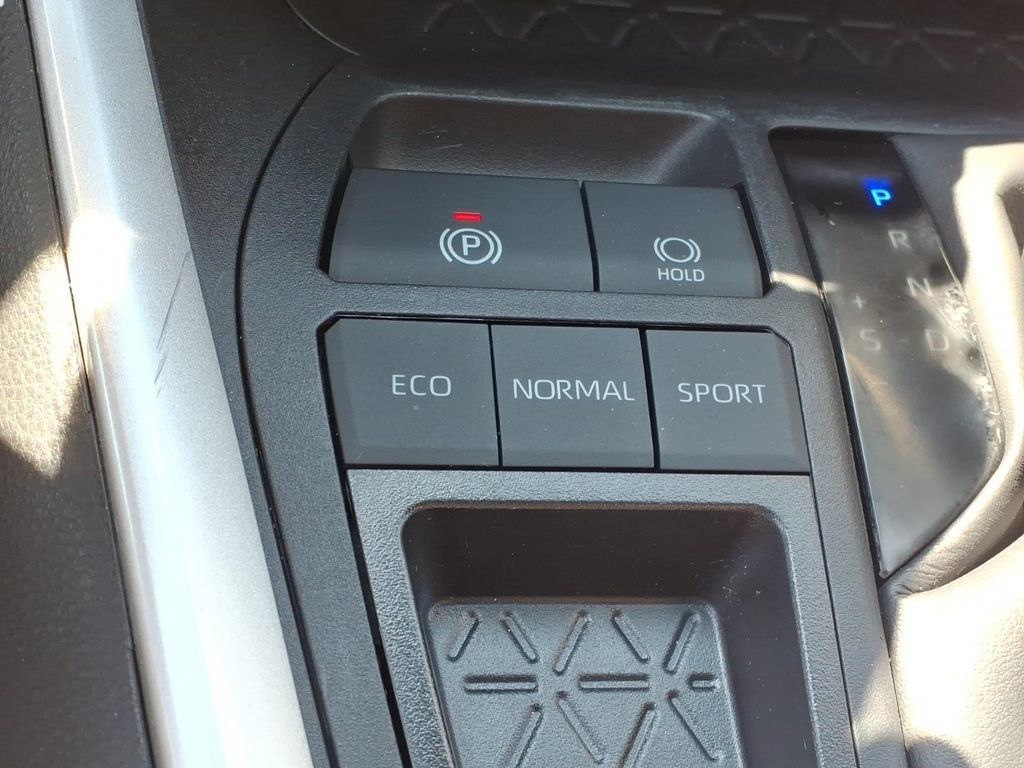 Used 2024 Toyota RAV4 XLE w/ Convenience Package FWD image 24