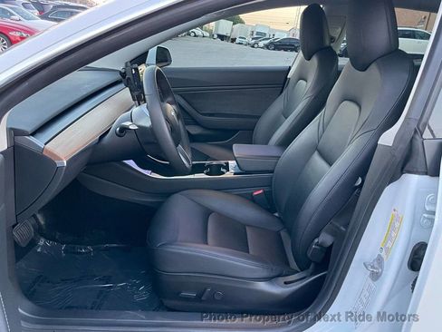 Used 2019 Tesla Model 3 Standard Range Plus image 9