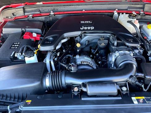 Used 2021 Jeep Wrangler Unlimited Sport image 26