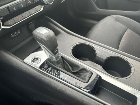 Used 2025 Nissan Altima 2.5 SV image 40