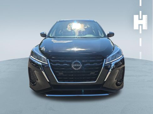 Used 2025 Nissan Kicks Play S FWD image 3