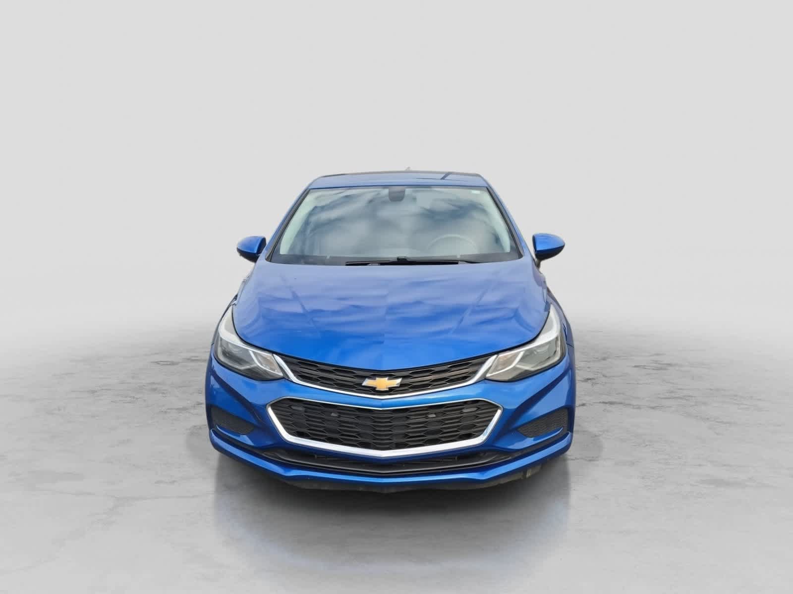 Used 2017 Chevrolet Cruze LT w/ Convenience Package FWD image 3