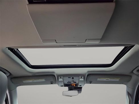 Used 2020 Cadillac Escalade Premium Luxury w/ Escalade Sport Edition image 22