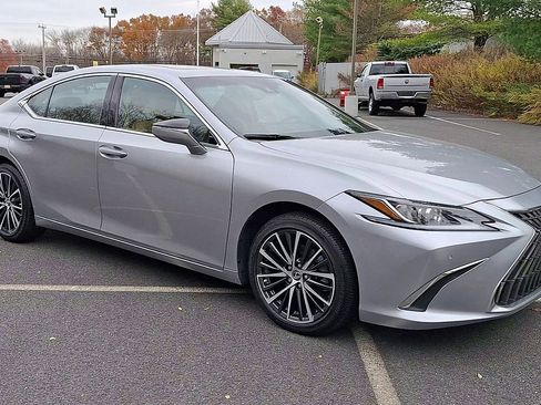 Used 2022 Lexus ES 350 w/ Premium Package image 2