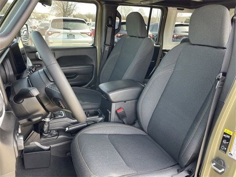 Used 2025 Jeep Wrangler Willys image 26