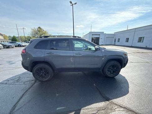 Used 2022 Jeep Cherokee Trailhawk w/ Sound & Nav Group AWD/4WD image 8