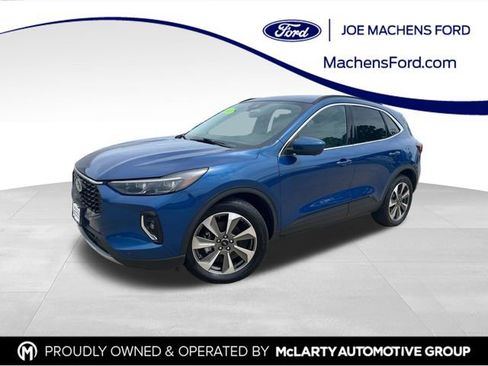 Used 2023 Ford Escape Platinum FWD image 1