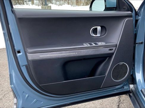 Used 2022 Hyundai Ioniq 5 Limited image 19