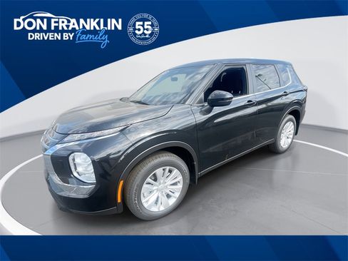 New 2025 Mitsubishi Outlander ES image 1