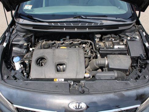 Used 2017 Kia Forte LX FWD image 14