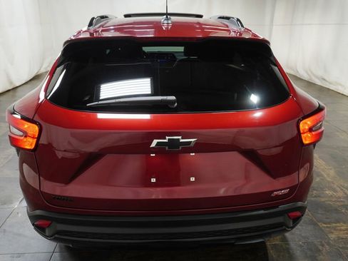 Used 2024 Chevrolet Trax RS w/ Sunroof Package image 5