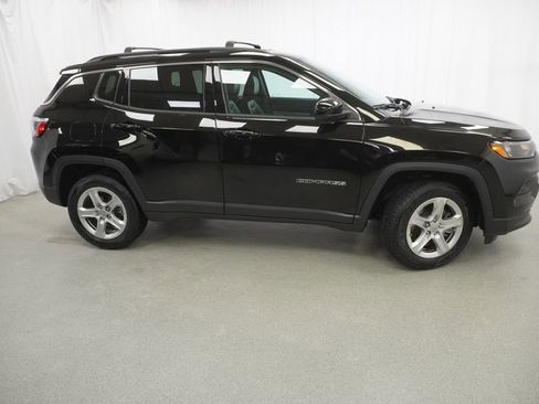 Certified 2023 Jeep Compass Latitude image 10