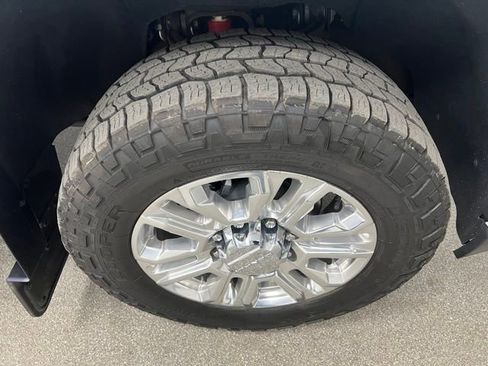 Used 2022 GMC Sierra 3500 Denali w/ Denali Ultimate Package AWD/4WD image 17