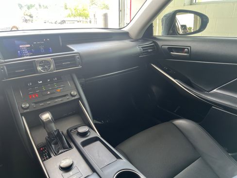 Used 2020 Lexus IS 300 image 35
