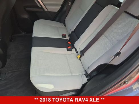 Used 2018 Toyota RAV4 XLE FWD image 19