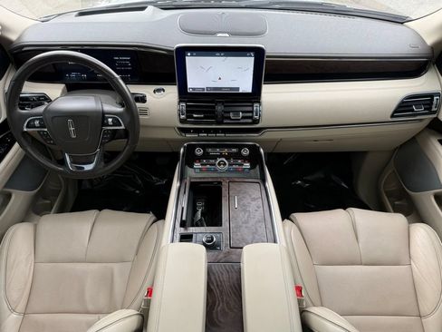 Used 2019 Lincoln Navigator Reserve AWD/4WD image 27