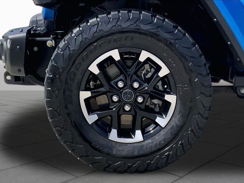 Used 2024 Jeep Wrangler Unlimited Rubicon 4xe AWD/4WD image 11
