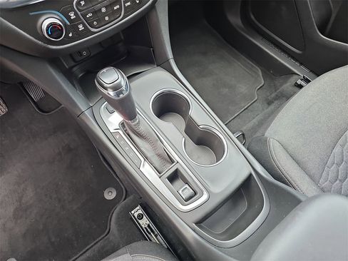 Used 2018 Chevrolet Equinox LT image 29