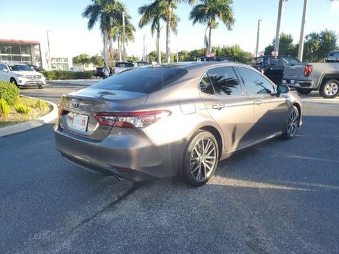 Certified 2021 Toyota Camry XLE w/ Navigation Upgrade Package image 4