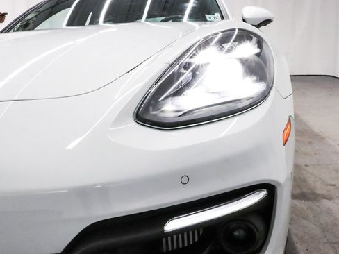 Used 2023 Porsche Panamera 4 Platinum Edition image 51