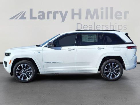 New 2024 Jeep Grand Cherokee Overland w/ Luxury Tech Group IV image 3
