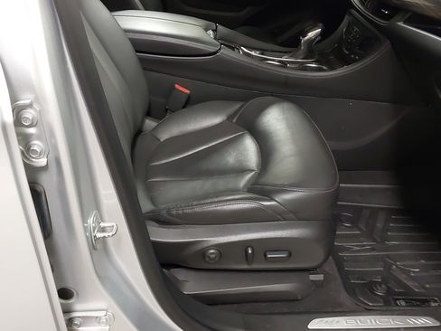 Used 2019 Buick Envision Essence image 28