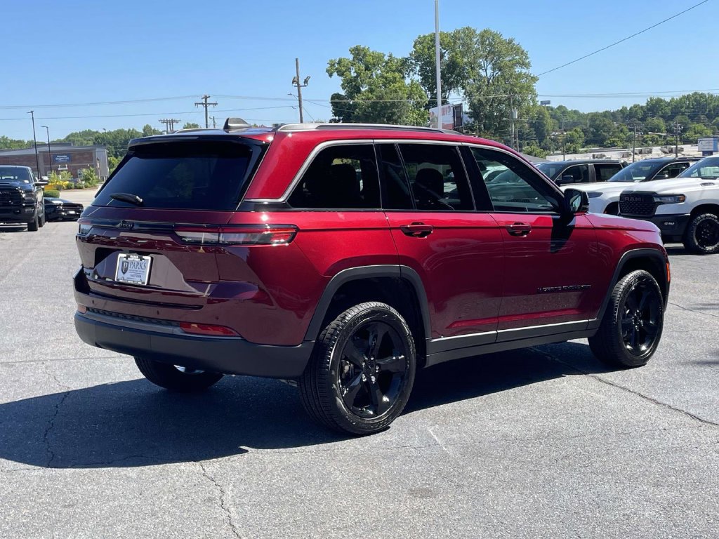 New 2026 Jeep Grand Cherokee Limited w/ Limited Altitude Package AWD/4WD image 8