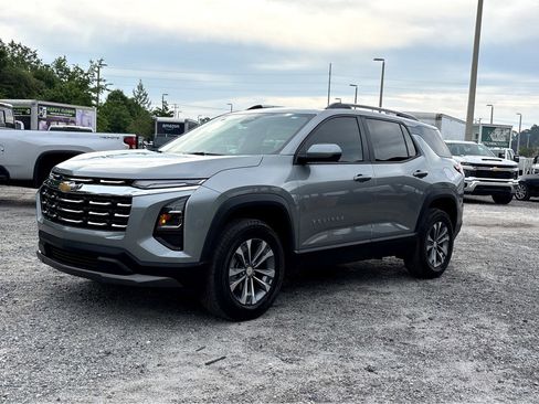 Certified 2025 Chevrolet Equinox LT image 2