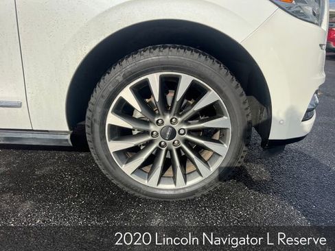 Used 2020 Lincoln Navigator L Reserve w/ Luxury Package image 12