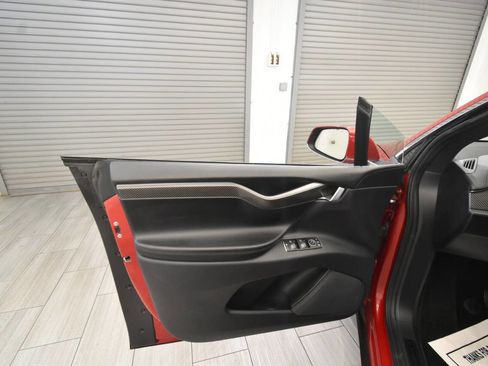 Used 2018 Tesla Model X 75D AWD/4WD image 15