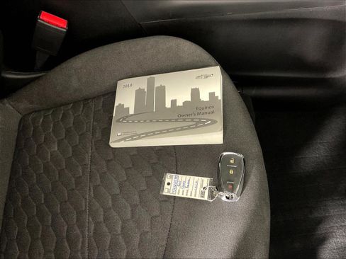 Used 2019 Chevrolet Equinox LT FWD image 34